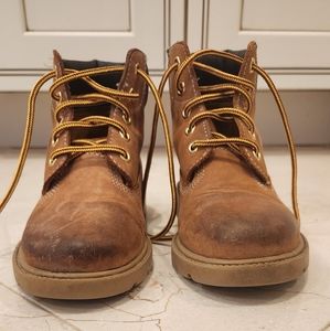 Kids 13.5 Timberland boot